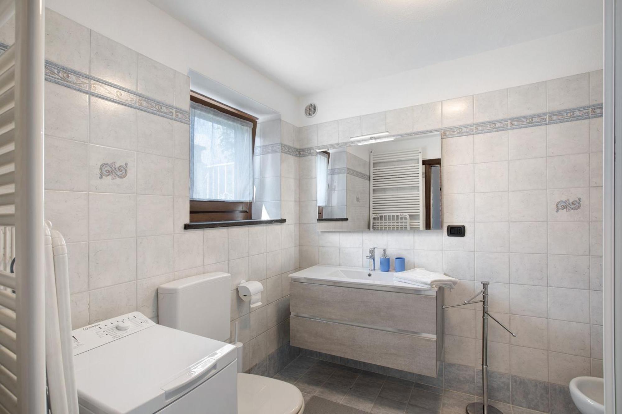 Casa Sabrina - Appartamento Blu Aosta Esterno foto