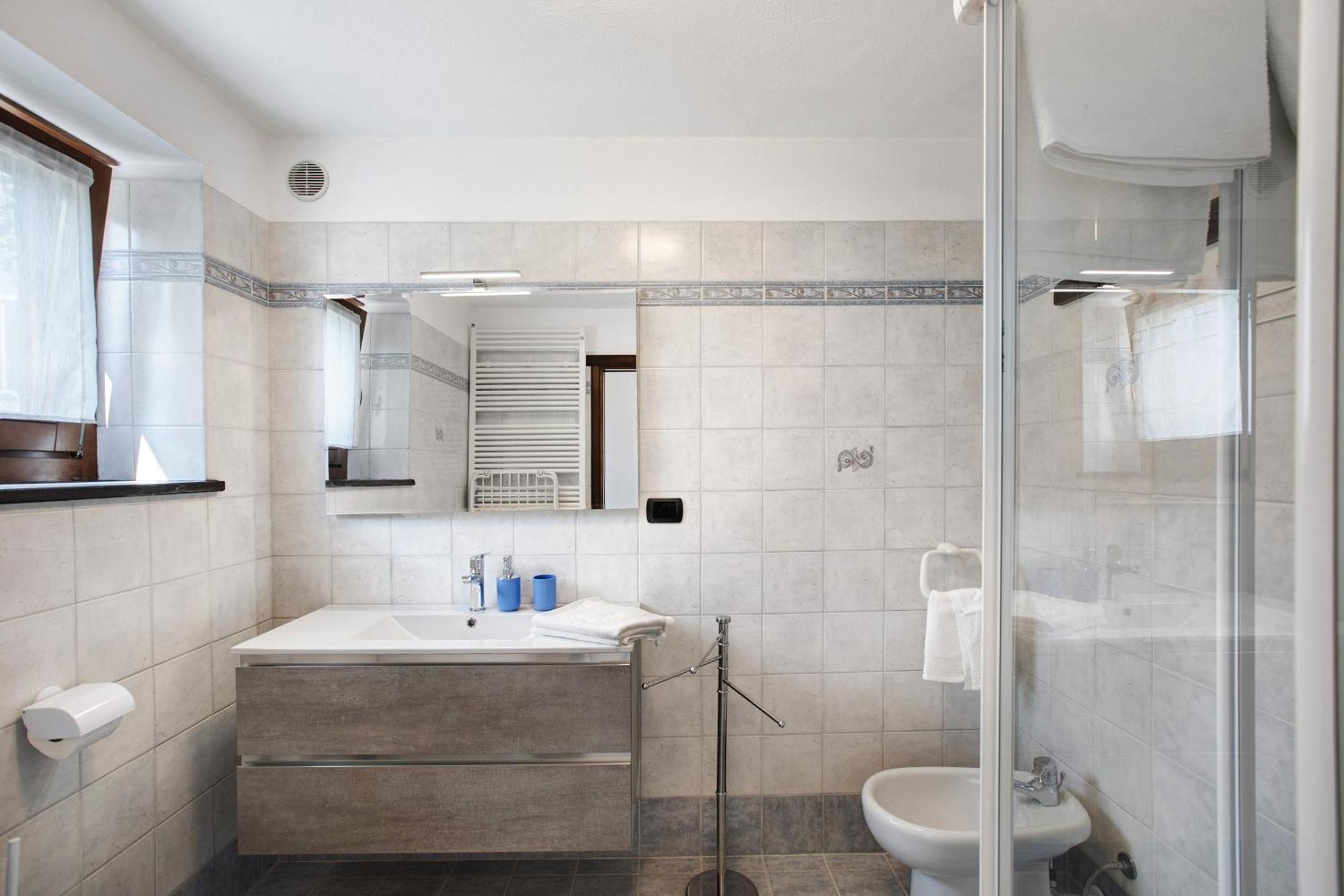 Casa Sabrina - Appartamento Blu Aosta Esterno foto