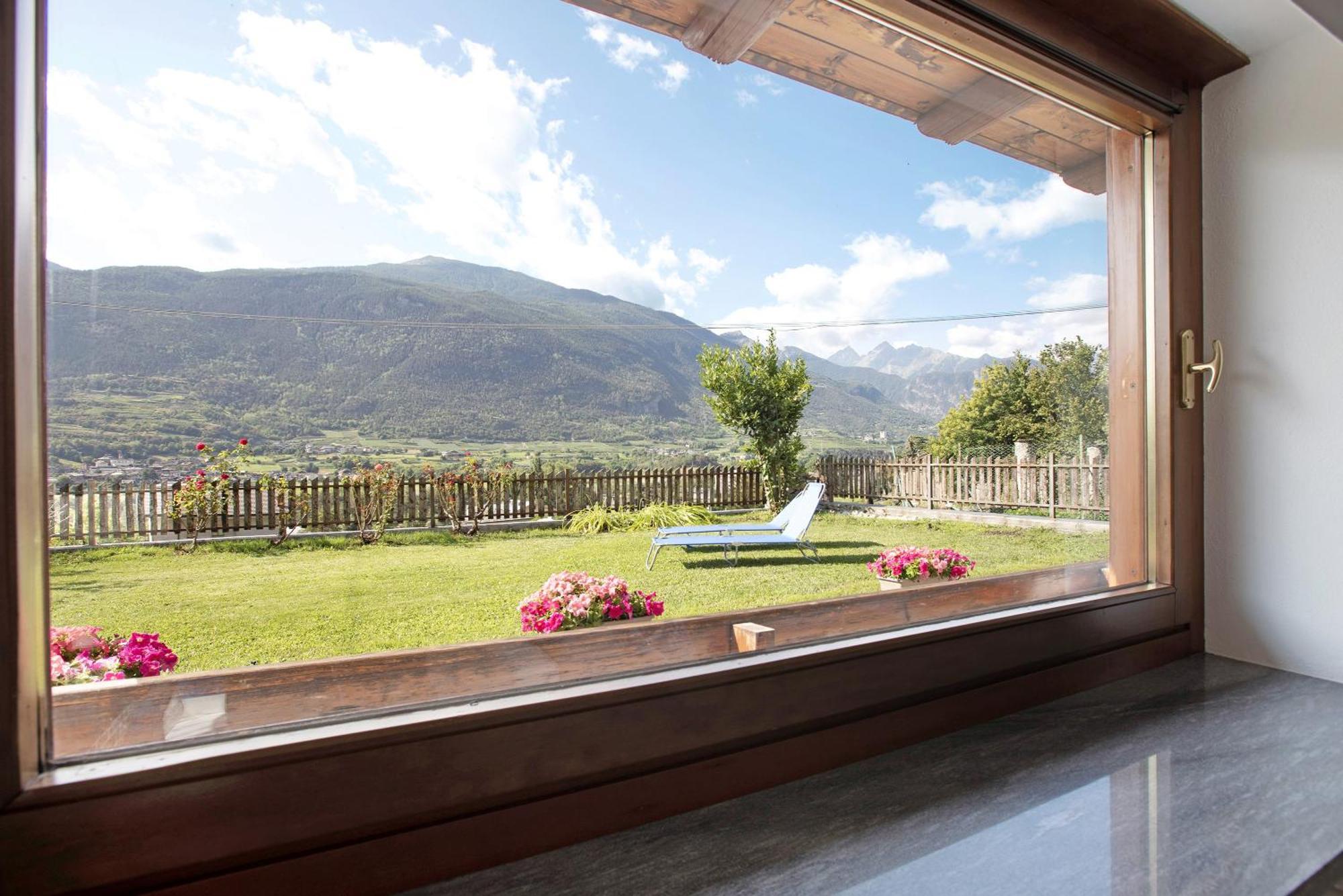 Casa Sabrina - Appartamento Blu Aosta Esterno foto