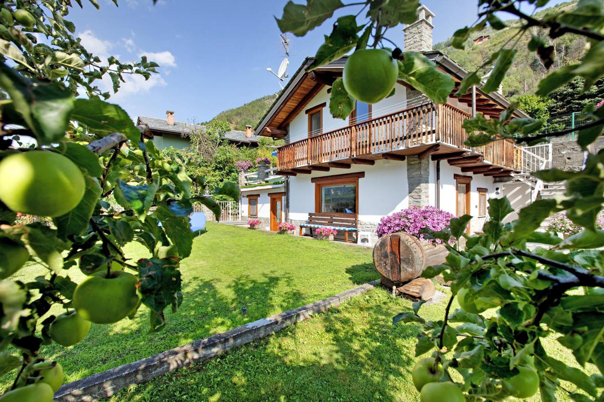 Casa Sabrina - Appartamento Blu Aosta Esterno foto