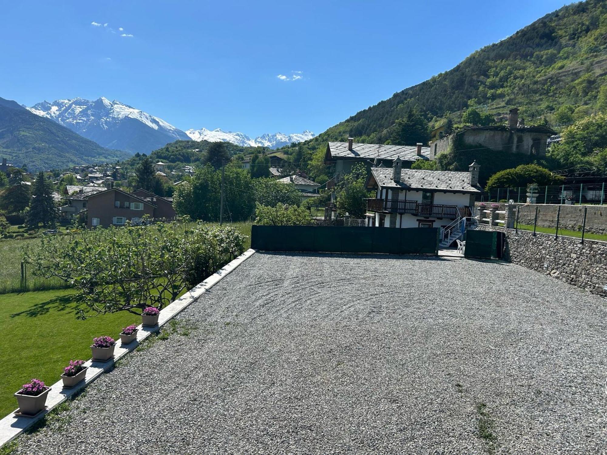 Casa Sabrina - Appartamento Blu Aosta Esterno foto
